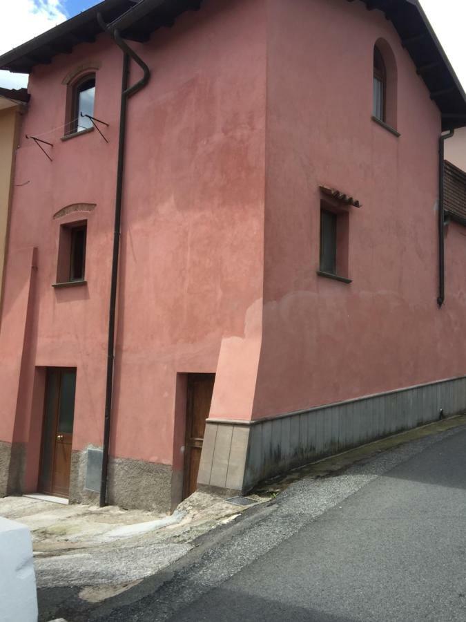Casa Vacanze Elena Rometta Екстериор снимка