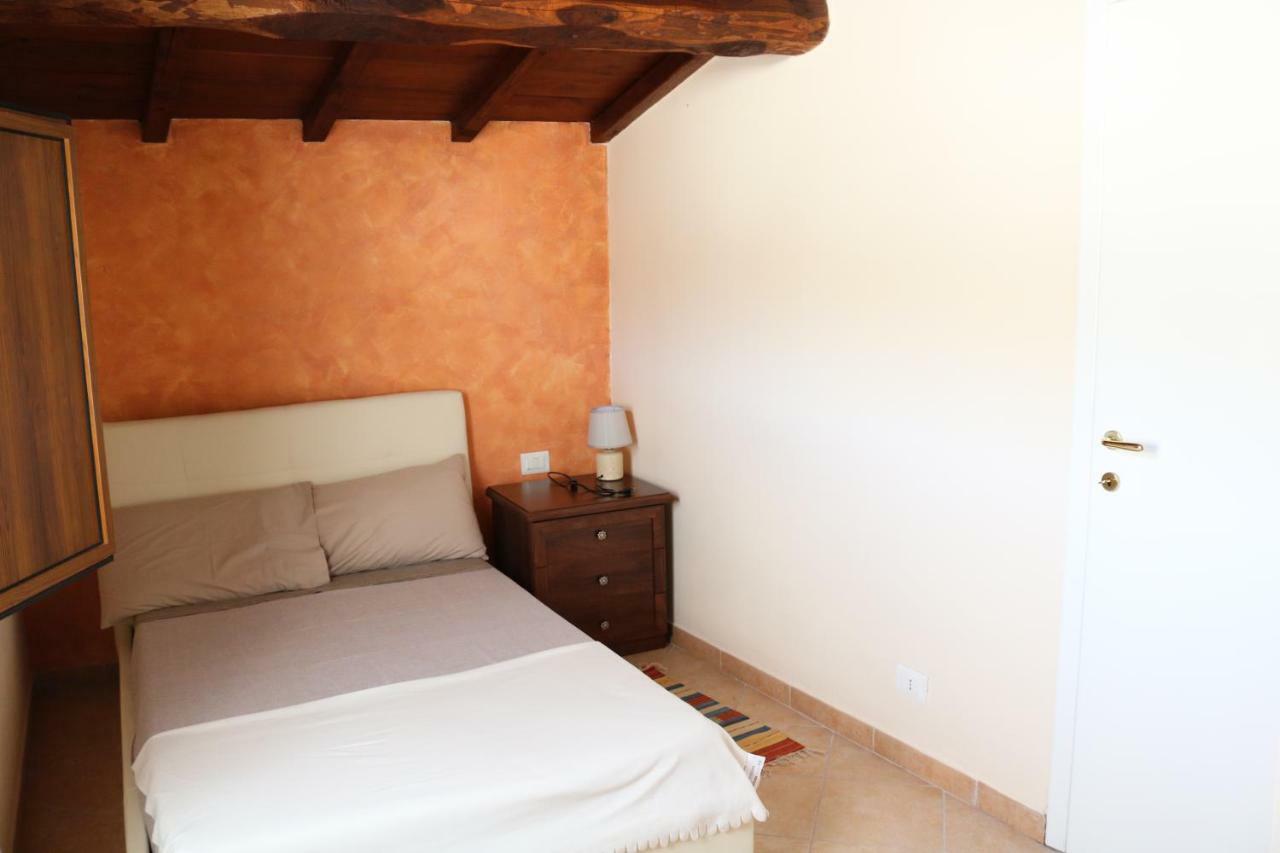 Casa Vacanze Elena Rometta Екстериор снимка