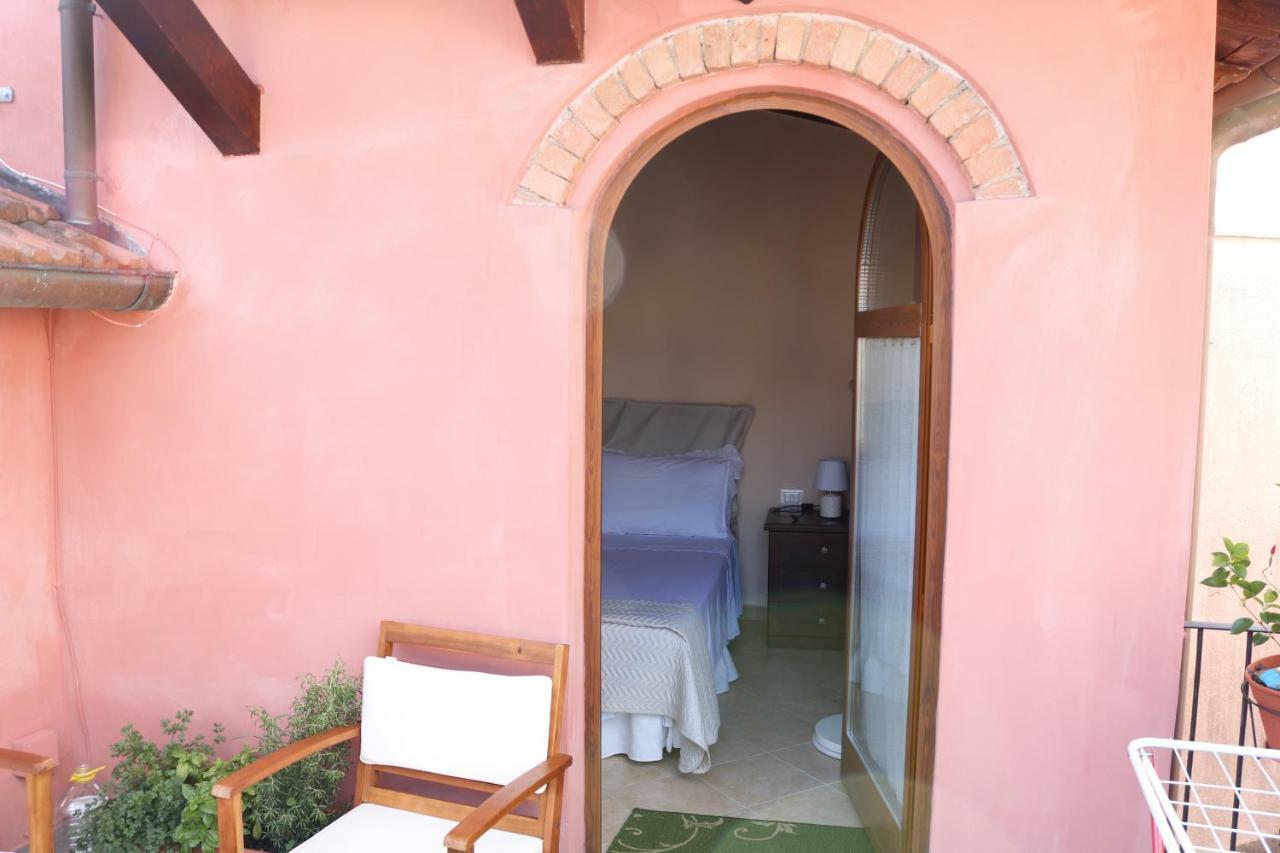 Casa Vacanze Elena Rometta Екстериор снимка
