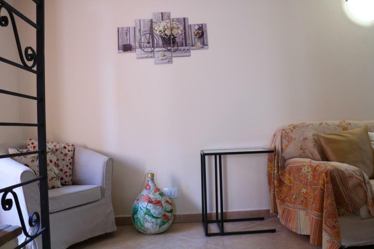 Casa Vacanze Elena Rometta Екстериор снимка