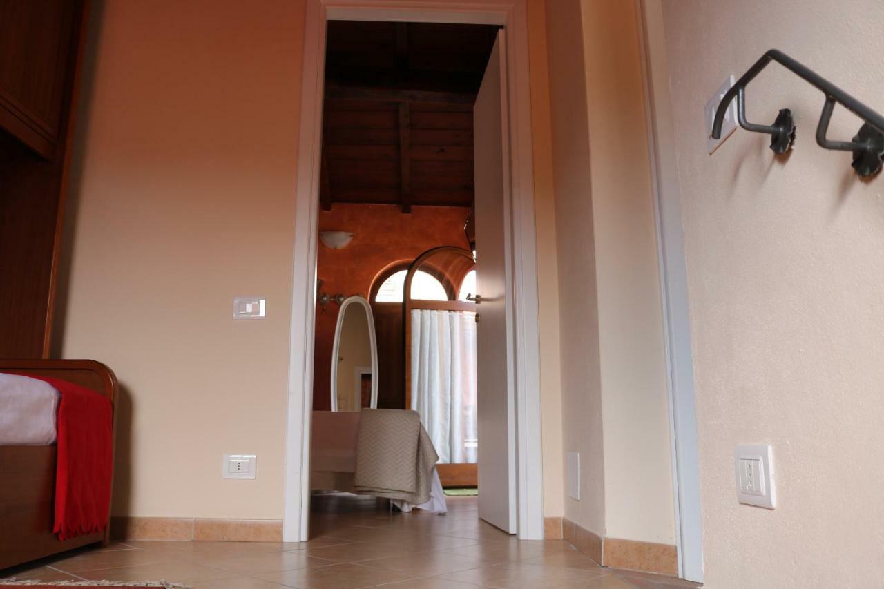 Casa Vacanze Elena Rometta Екстериор снимка